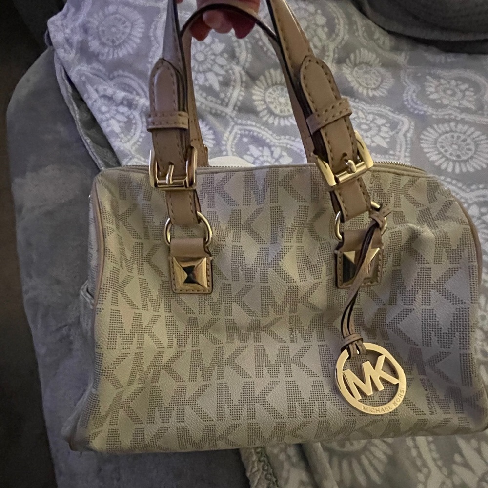 Micheal Kors light tan bag